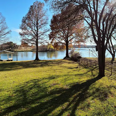 Lakehouse Inks Lake, Texas